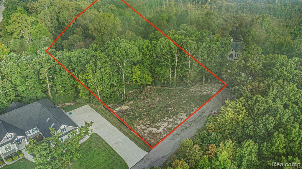 62 Preserve Drive, Fenton, MI 48430 — Photo 2