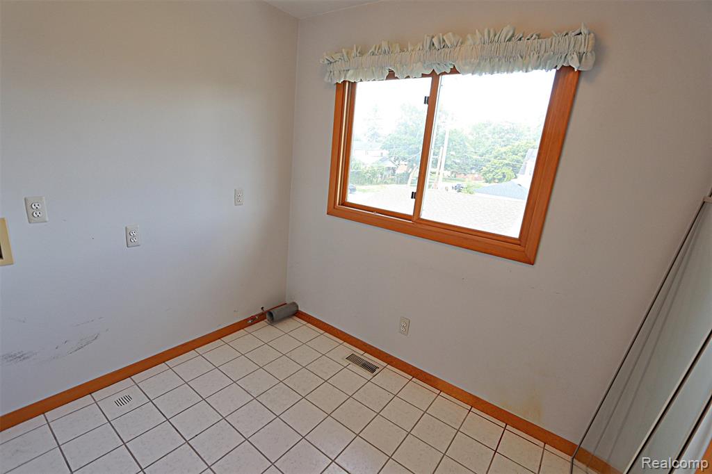 6964 Norborne Avenue, Dearborn Heights, MI 48127 — Photo 45