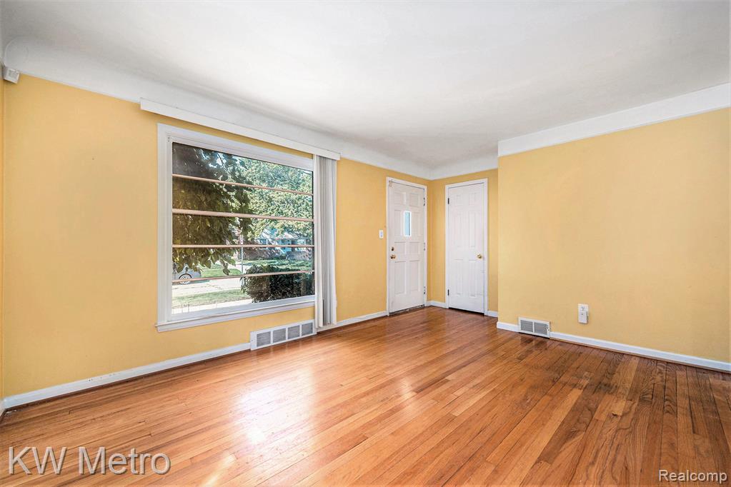 9608 Mercedes, Redford, MI 48239 — Photo 7