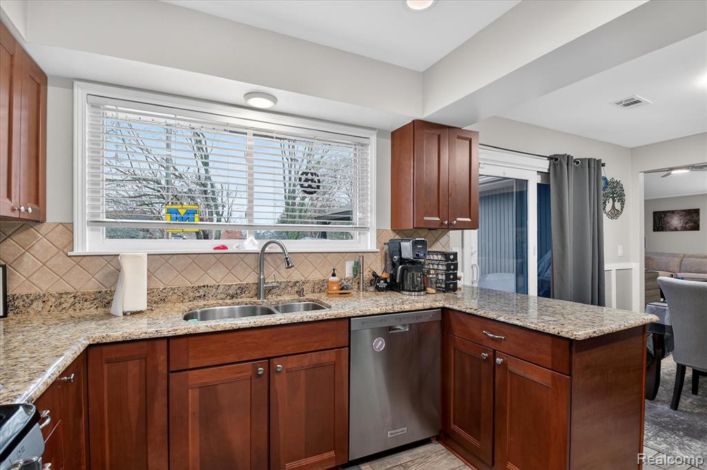 9474 Steephollow Drive, White Lake, MI — Photo 14