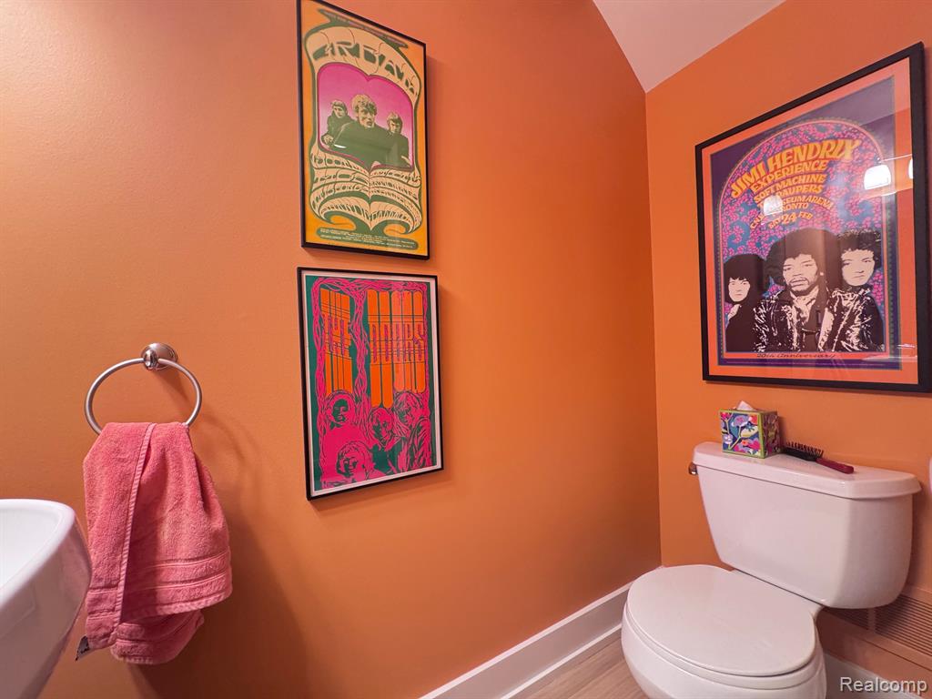 674 W 11 MILE Road, Royal Oak, MI 48067 — Photo 12