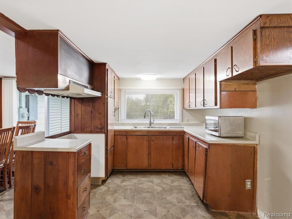 3076 Krafft Road, Fort Gratiot, MI 48059 — Photo 9