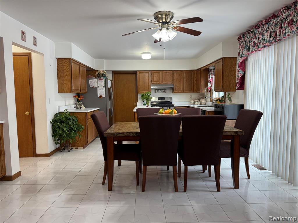 4846 Bayleaf Drive, Sterling Heights, MI 48314 — Photo 35