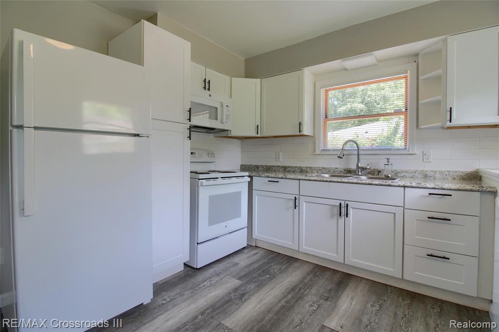 41509 RIGGS Road, Van Buren, MI 48111 — Photo 9