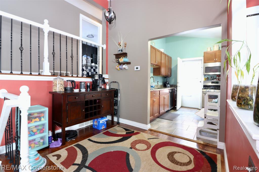 692 EASLEY Drive, Westland, MI 48186 — Photo 5