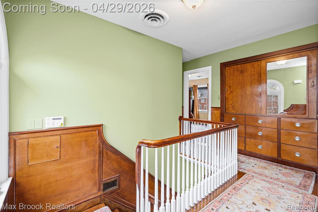 938 LAKEPOINTE STREET, Grosse Pointe Park, MI 48230 — Photo 25