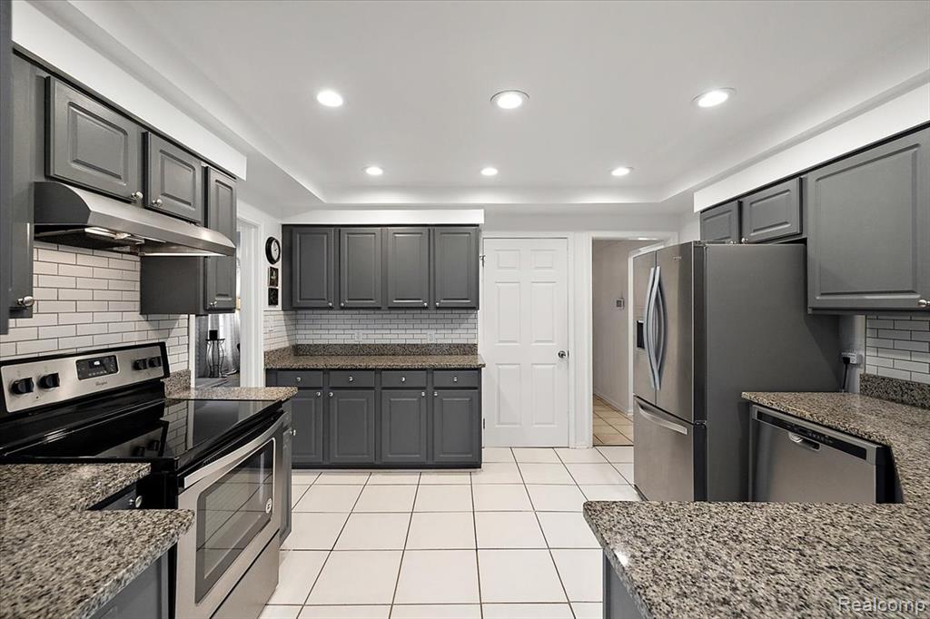 16244 Lauderdale Avenue, Beverly Hills, MI 48025 — Photo 19