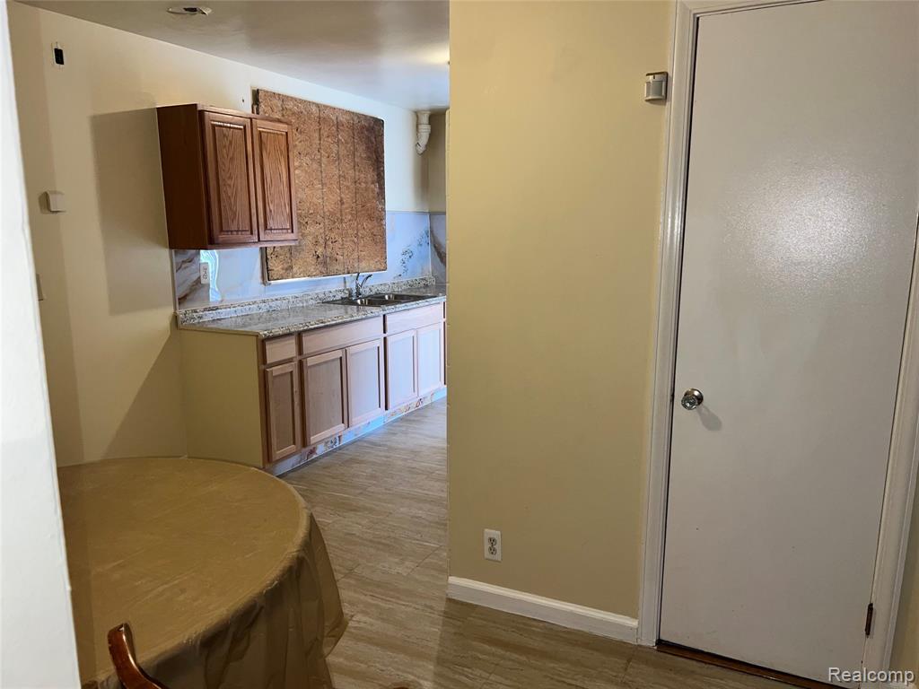 8750 E Outer Drive, Detroit, MI 48213 — Photo 17