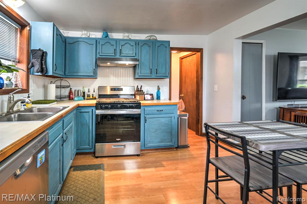 604 S LEROY Street, Fenton, MI 48430 — Photo 14