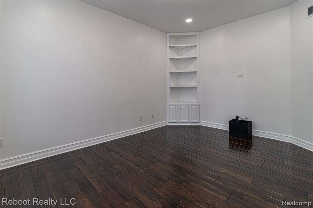 21294 Ascot Drive, Macomb, MI 48044 — Photo 14