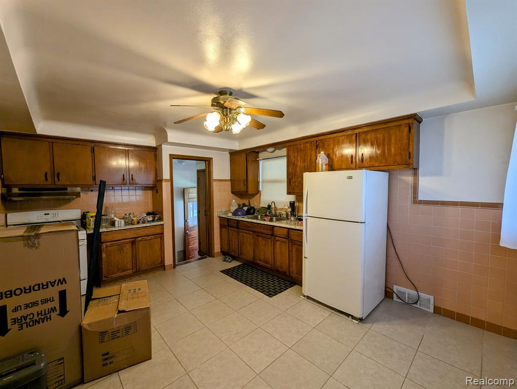 8242 Racine Road, Warren, MI 48093 — Photo 5
