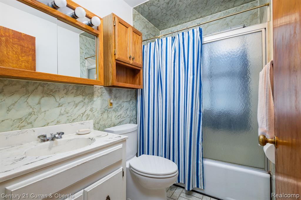 2548 Hearthside Drive, Ypsilanti, MI 48198 — Photo 20