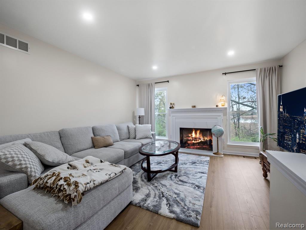 4105 STANMOOR Drive, Waterford, MI 48329 — Photo 10