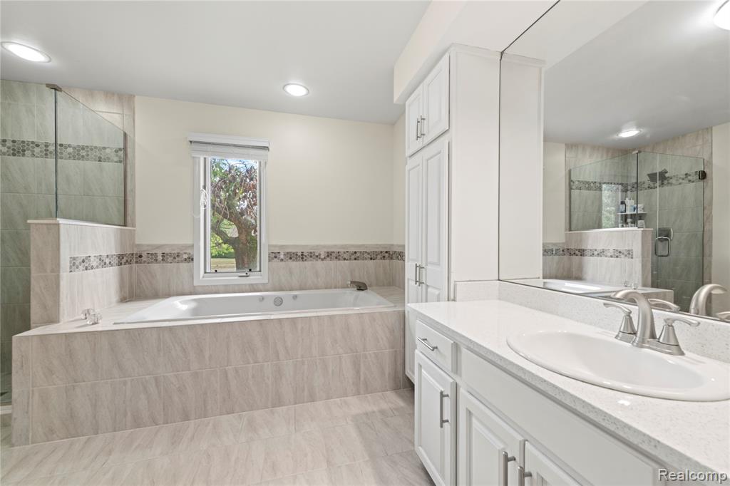 5143 Saffron Drive, Troy, MI 48085 — Photo 12