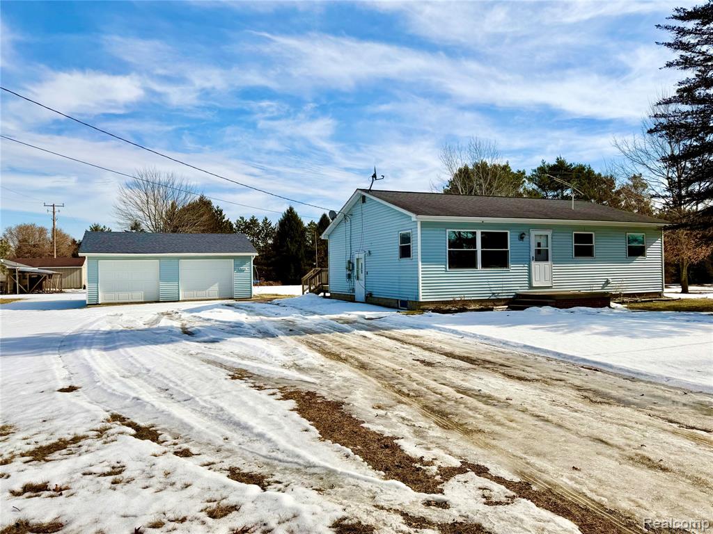 5976 Falkenbury Road, North Branch, MI 48461 — Photo 47