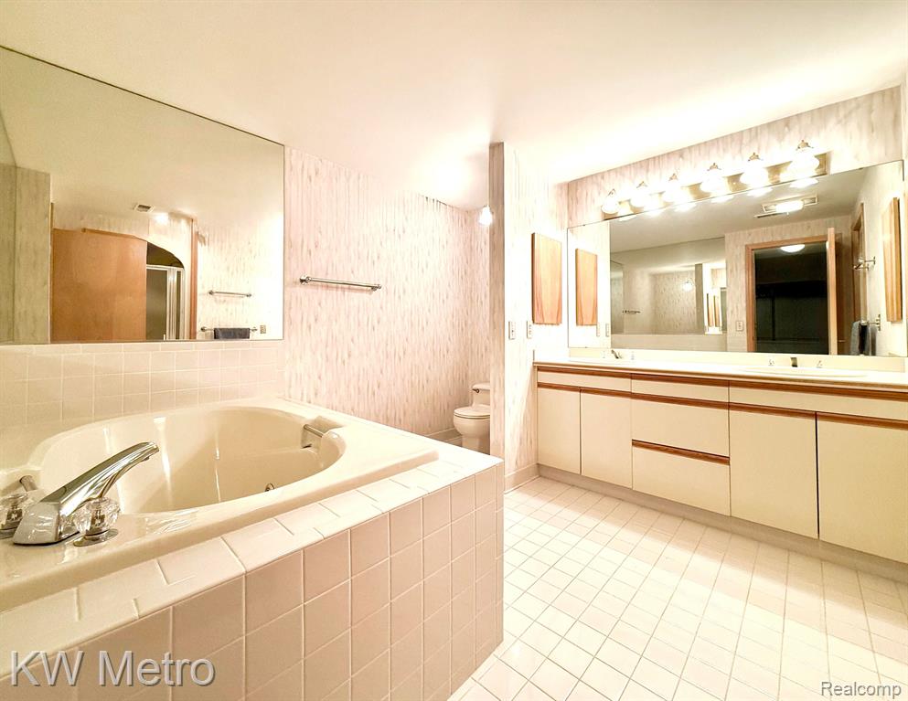 969 GREENVIEW, Rochester Hills, MI 48307 — Photo 13