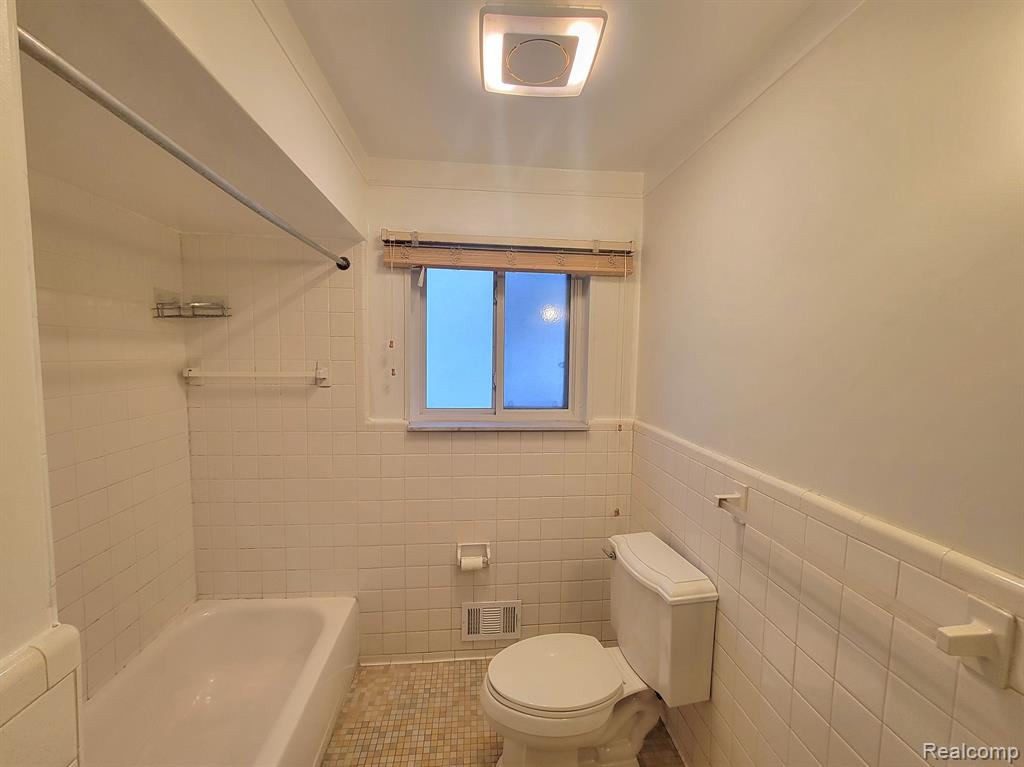 7290 WIEGAND, Center Line, MI 48015 — Photo 12