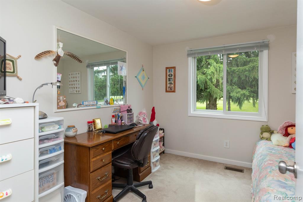 9026 Woodside Road, Northville, MI 48167 — Photo 28