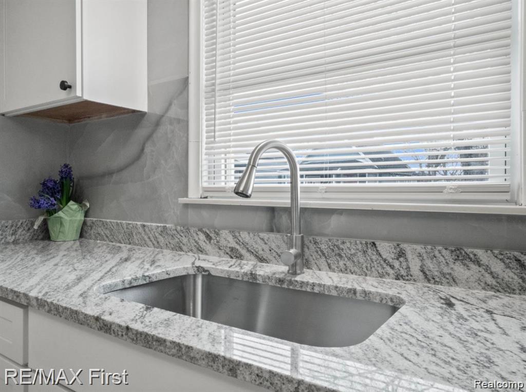87 E PLEASANT Street, River Rouge, MI 48218 — Photo 5