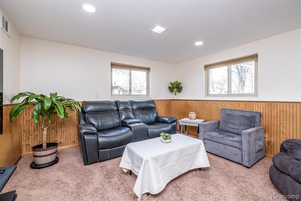 39856 Parklawn Drive, Sterling Heights, MI 48313 — Photo 26