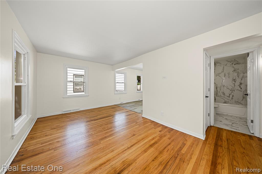 4521 COLUMBUS Street, Wayne, MI 48184 — Photo 5