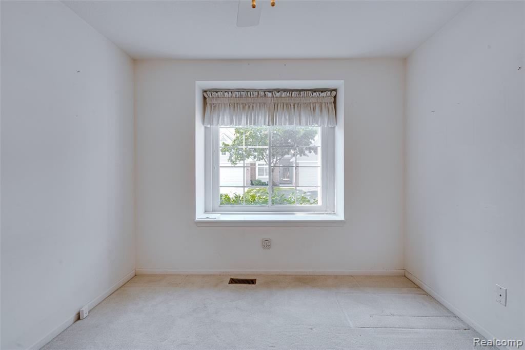 37306 Amhurst Drive, Westland, MI — Photo 9