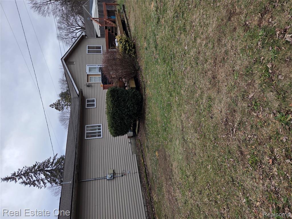 733 Luna Court, Lake Orion, MI 48362 — Photo 2