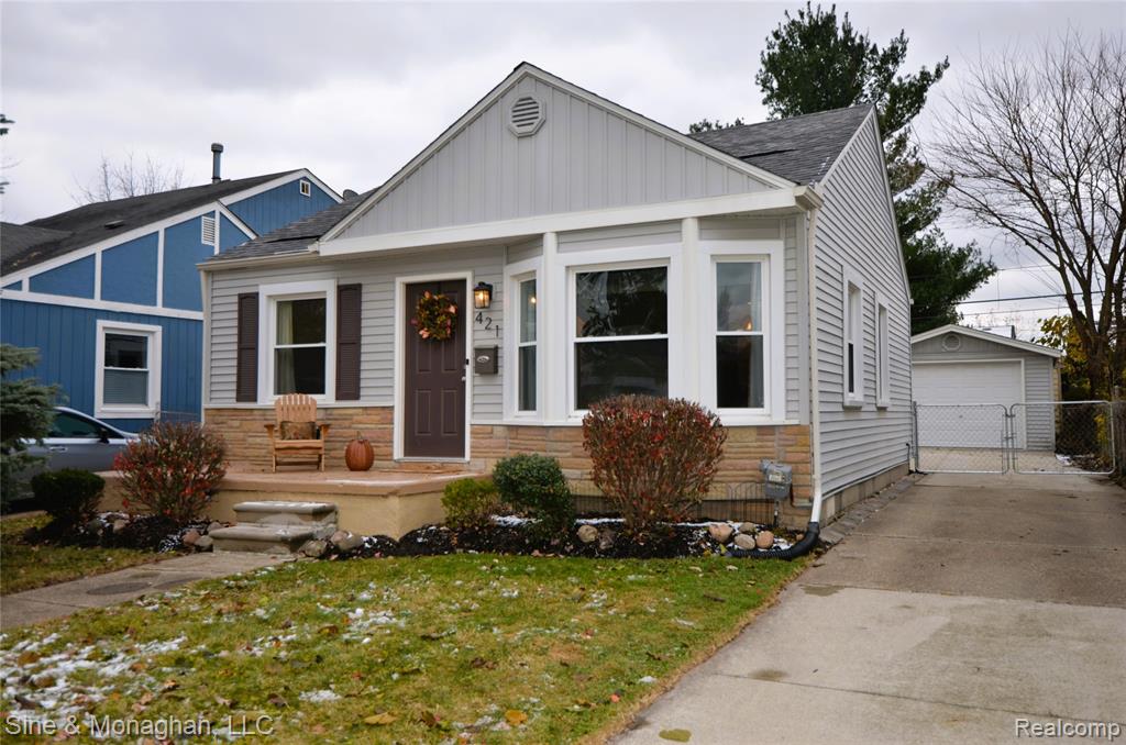 421 W Kalama Avenue S, Madison Heights, MI 48071 — Photo 2