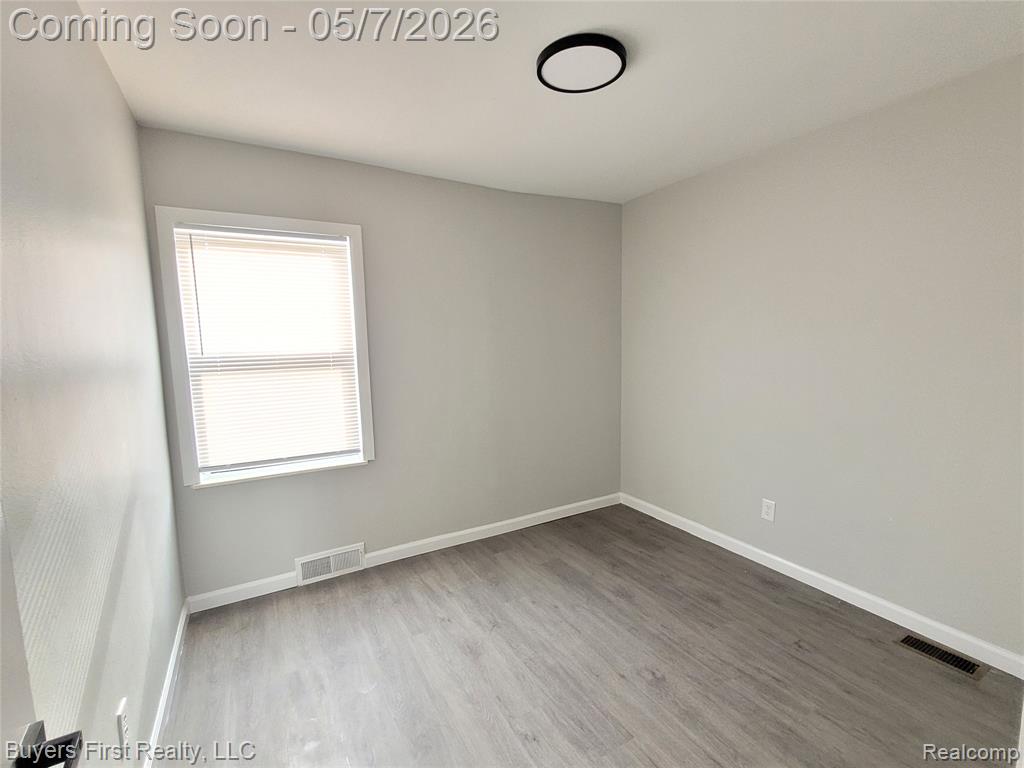 22084 Normandy Avenue, Eastpointe, MI 48021 — Photo 11