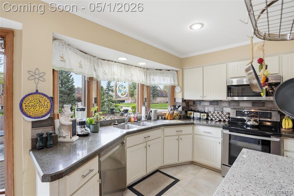 14428 Glen Eagle Court, Shelby Twp, MI 48315 — Photo 20