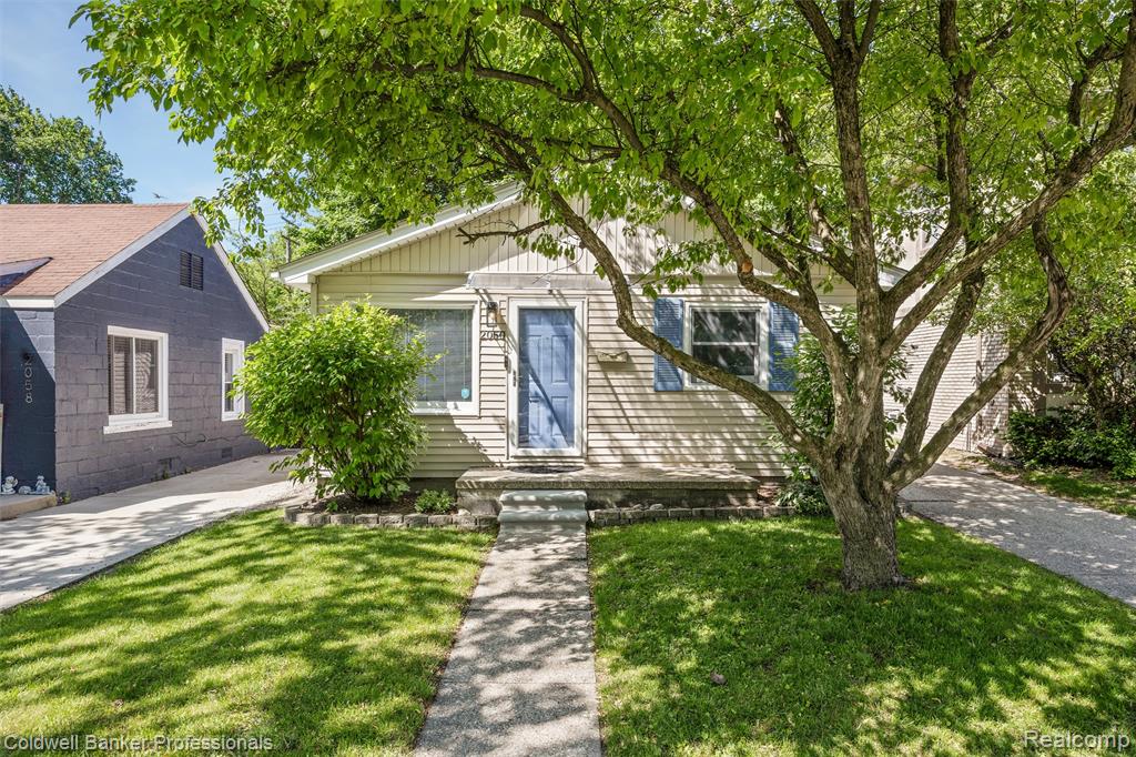 2050 Ridgemont Road, Grosse Pointe Woods, MI 48236 — Photo 15
