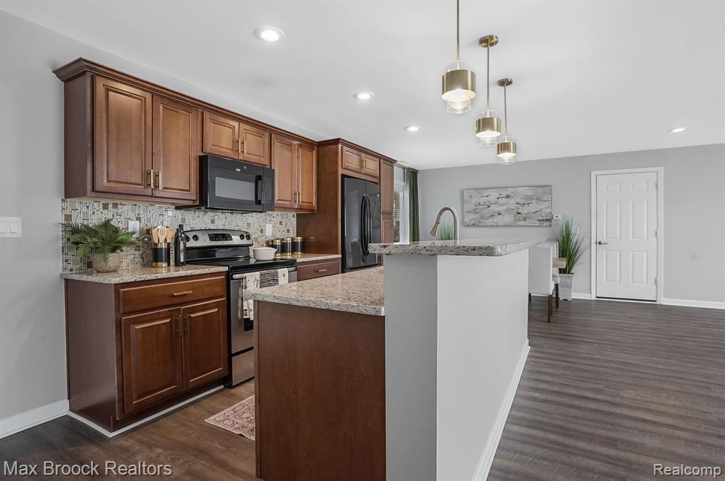 2905 W HICKORY GROVE Road, Bloomfield Hills, MI 48302 — Photo 13