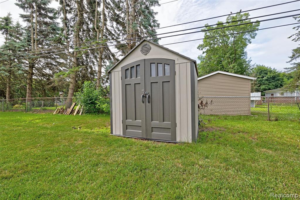 41429 Greenbriar Lane, Plymouth, MI 48170 — Photo 43