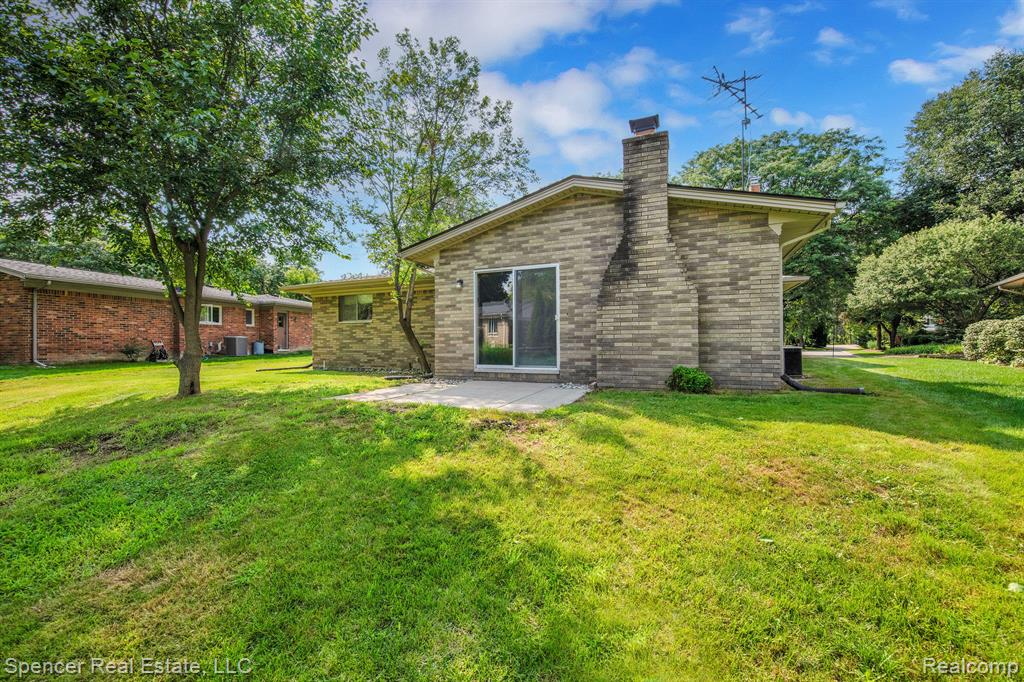 6280 Walker Drive, Troy, MI 48085 — Photo 32