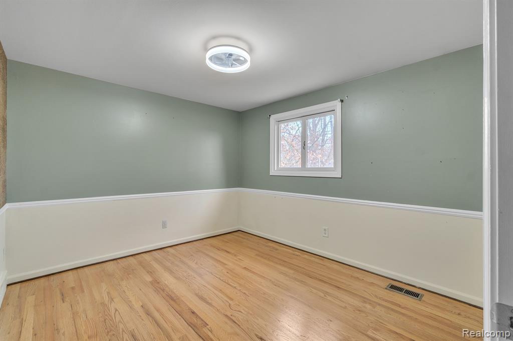 4248 WHITEBIRCH Drive, West Bloomfield, MI 48323 — Photo 29