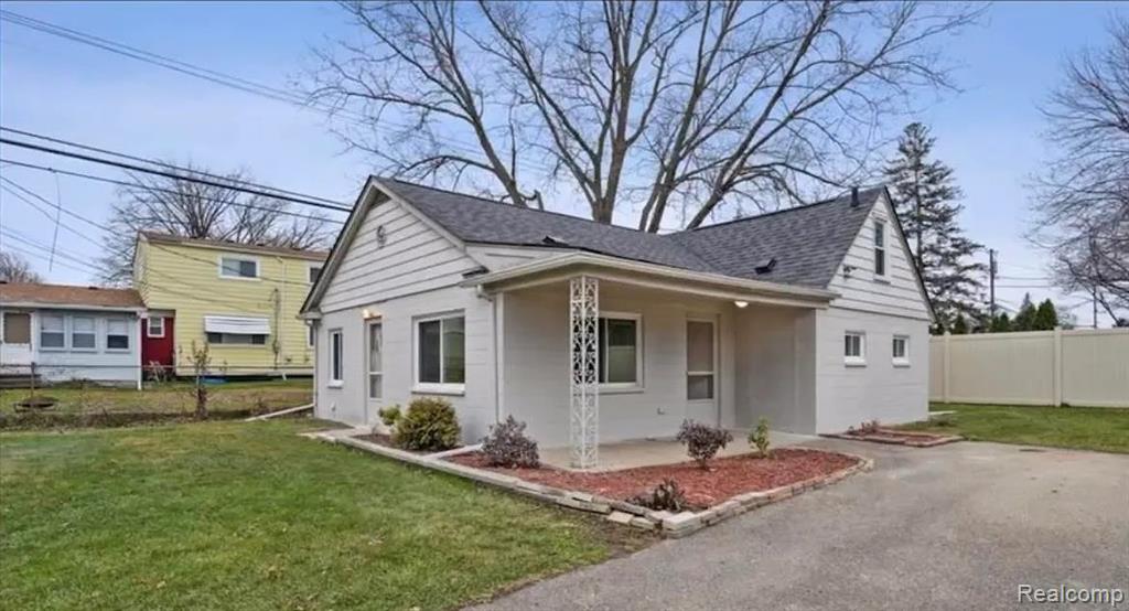 4430 Chicago Road, Warren, MI 48092 — front exterior