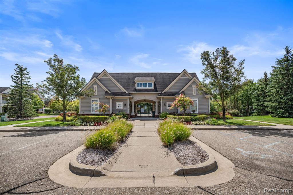 17200 Addington Drive, Commerce Twp, MI 48390 — Photo 29