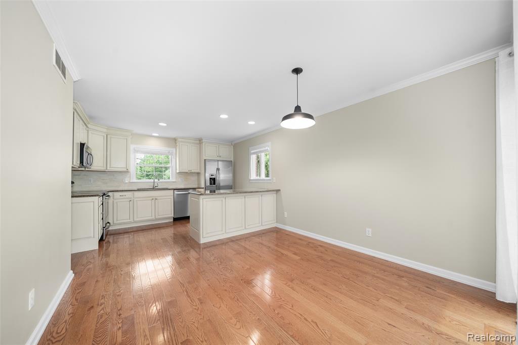 560 Billingsgate Court, Bloomfield Hills, MI 48301 — Photo 12