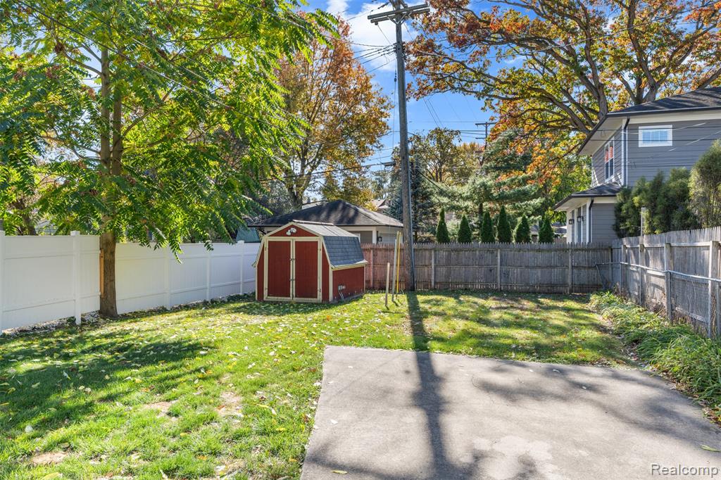 610 E Farnum Avenue, Royal Oak, MI 48067 — Photo 23