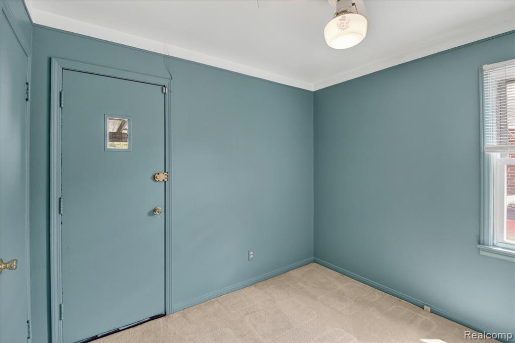 17706 Centralia, Redford, MI 48240 — Photo 21