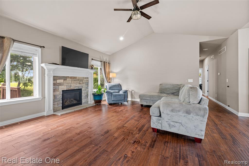 428 Pheasant Ridge Court, Ortonville, MI 48462 — Photo 5