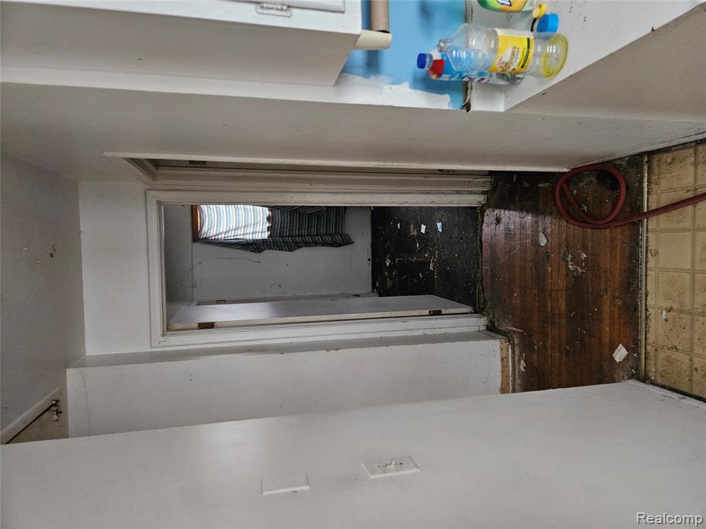 13876 Hendricks Avenue, Warren, MI 48089 — Photo 8