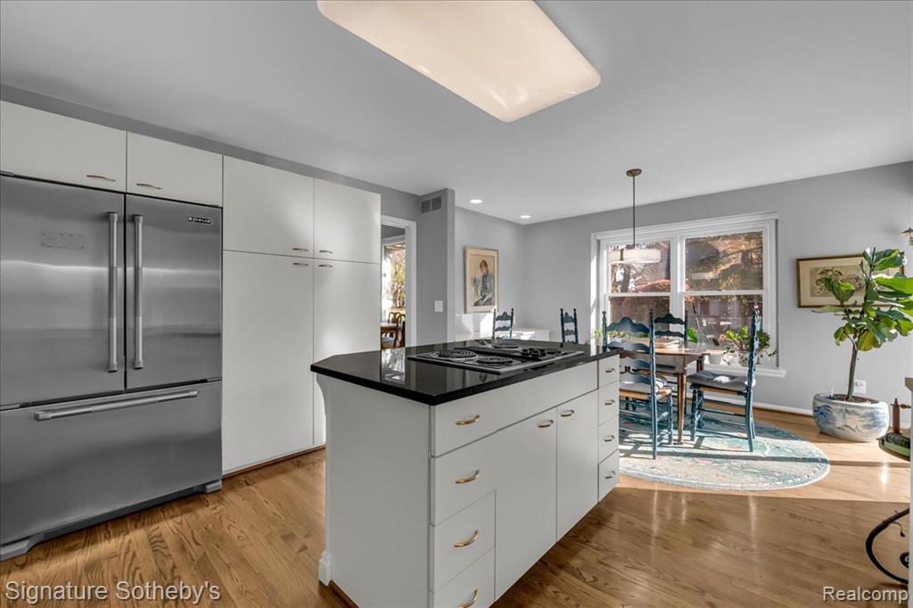 7525 Danbury Drive, West Bloomfield, MI — Photo 9
