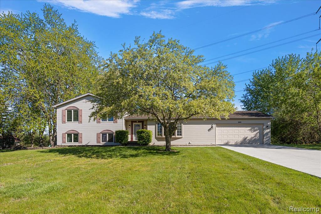 1081 Eagle Nest Drive, Rochester, MI 48306 — Photo 2