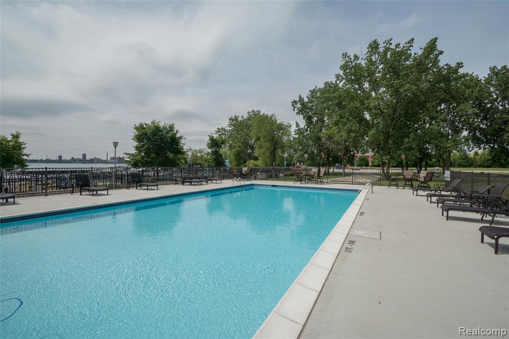 250 E HARBORTOWN DRIVE #1409, Detroit, MI 48207 — Photo 31