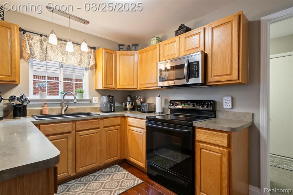 48201 Nottinghill Lane, Canton, MI 48188 — Photo 14