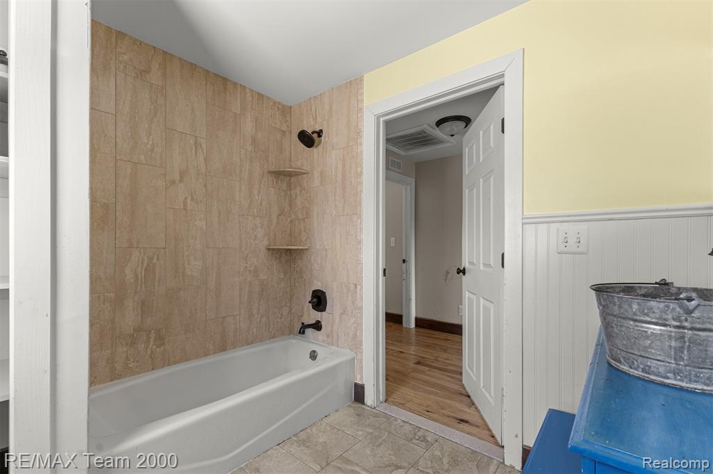 15615 Martinsville Road, Van Buren, MI 48111 — Photo 45
