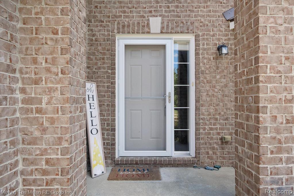 17163 Theresa Lane, New Boston, MI 48164 — Photo 2