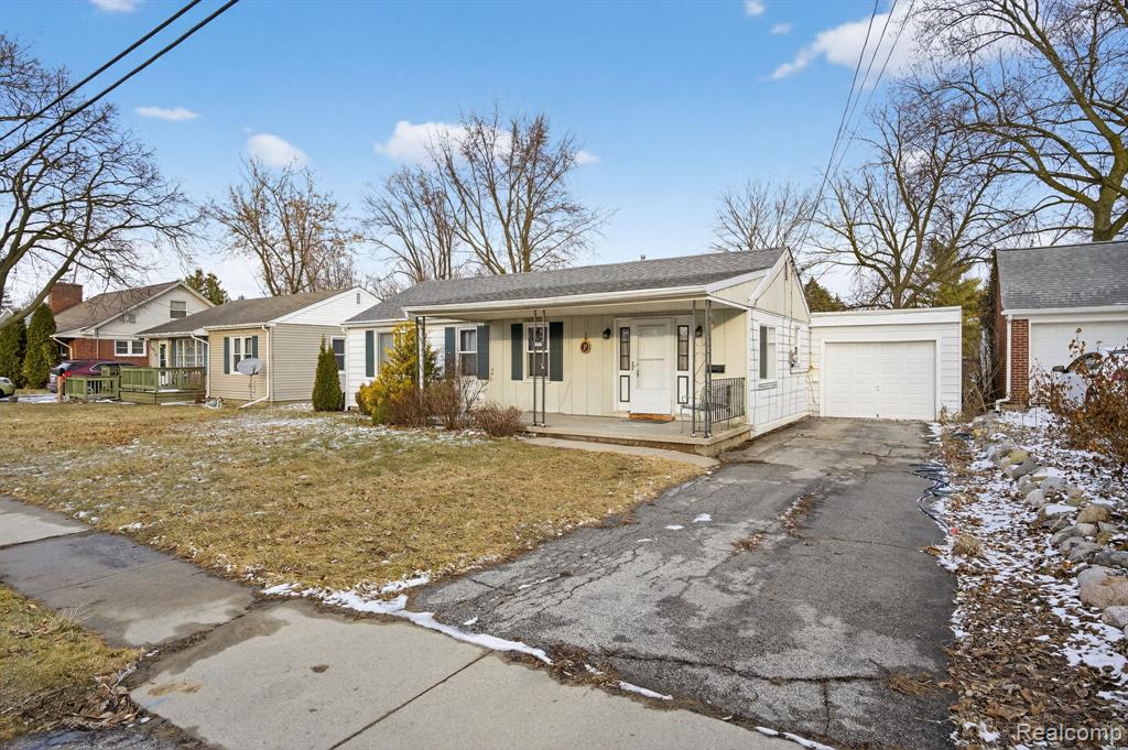 3066 Schaefer Street, Saginaw, MI 48604 — Photo 2