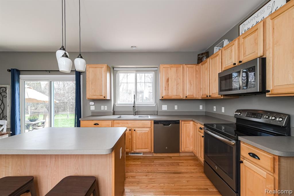 6249 CHERRYWOOD Drive, Ypsilanti, MI 48197 — Photo 17